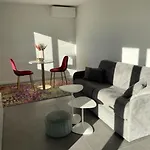 Appartement Dans Une Villa Au Calme